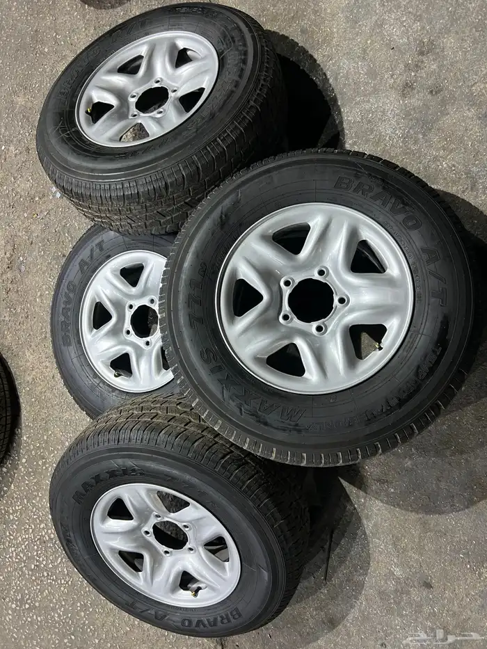جنوط ديازلا 8 إنش نضيفه بالمره مع كفرات تاريخ 23 8
