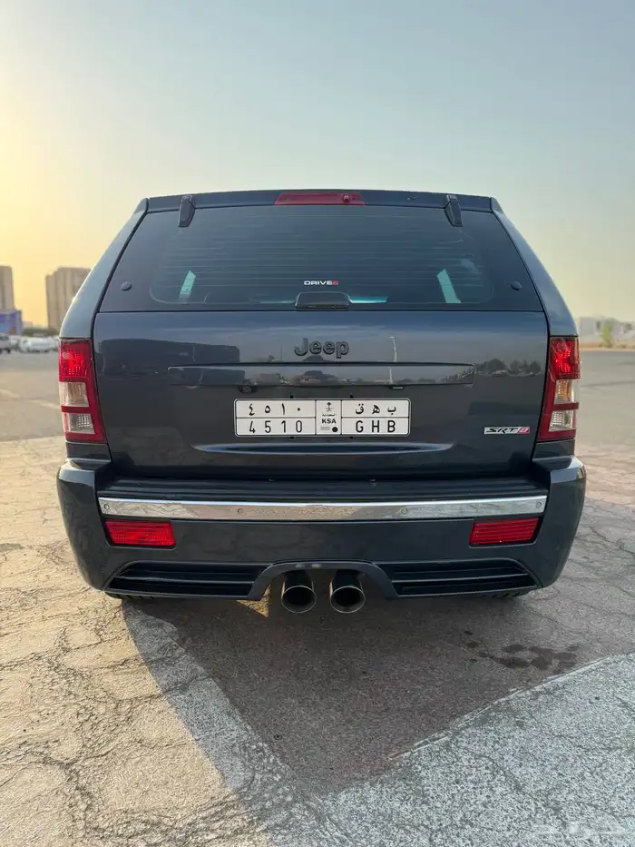 جيب قراند شيروكي 2010 SRT 8 13