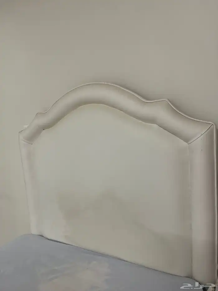 سرير مع مرتبة للبيع 0