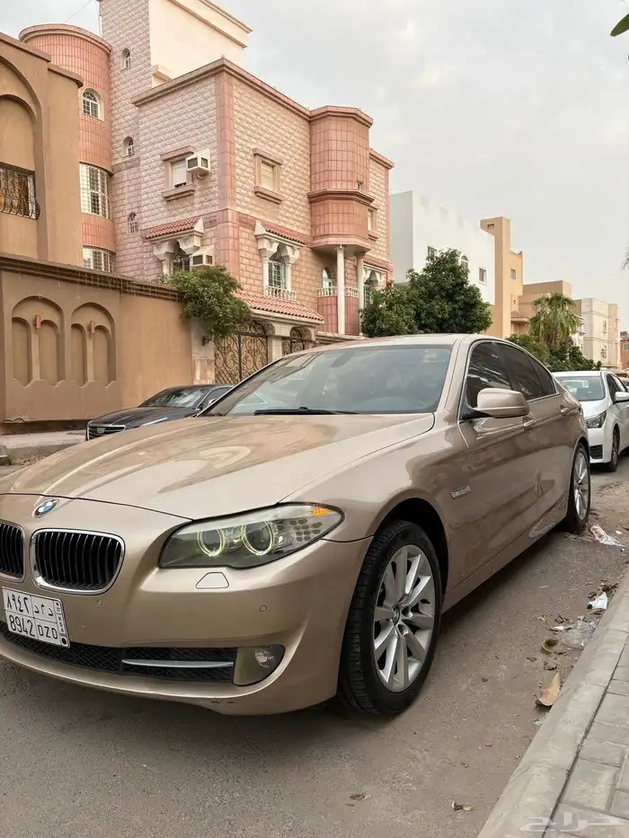 بي إم i523 موديل 2011 0
