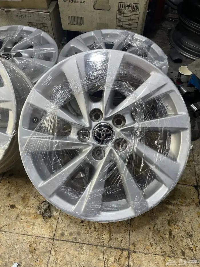 جنوط كامري موديل 2023 مقاس 17 اصلي وكاله 4