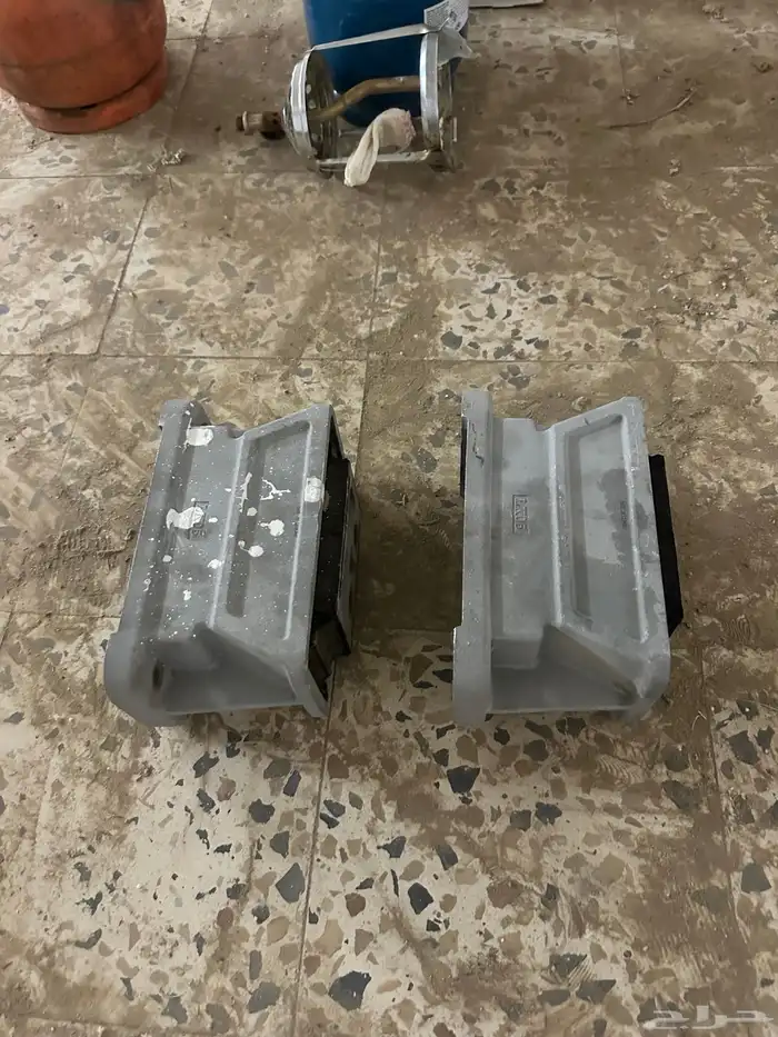 للبيع قطع بوز جديدة 11