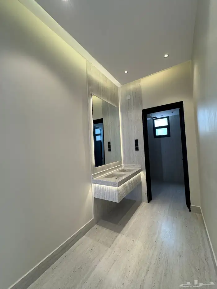 فيلا للبيع حي الملك فهد 17