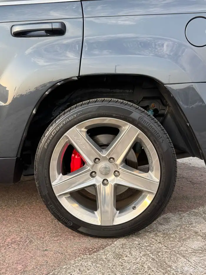 جيب قراند شيروكي 2010 SRT 8 35