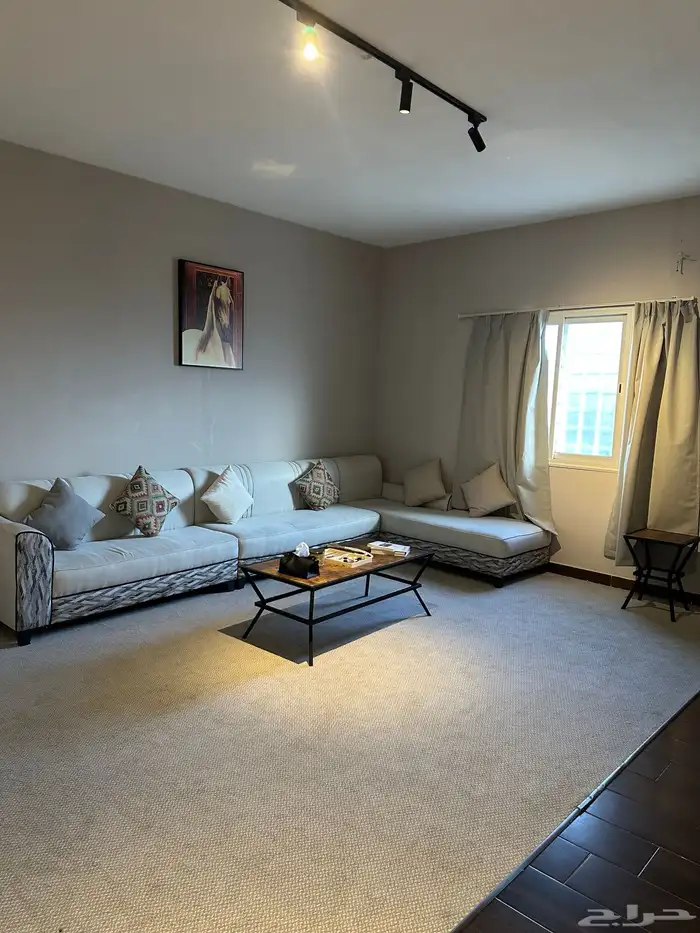 كنب حرف ال اوف وايت 0