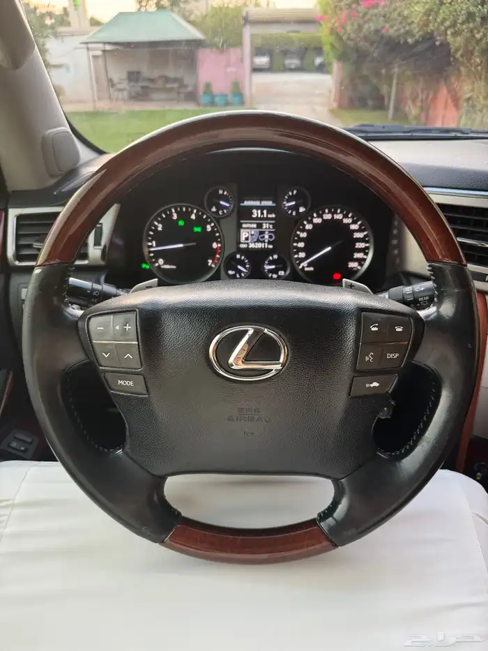 جيب لكسز 570 LX DD 2012 فل كامل ممشى 364 ألف 16