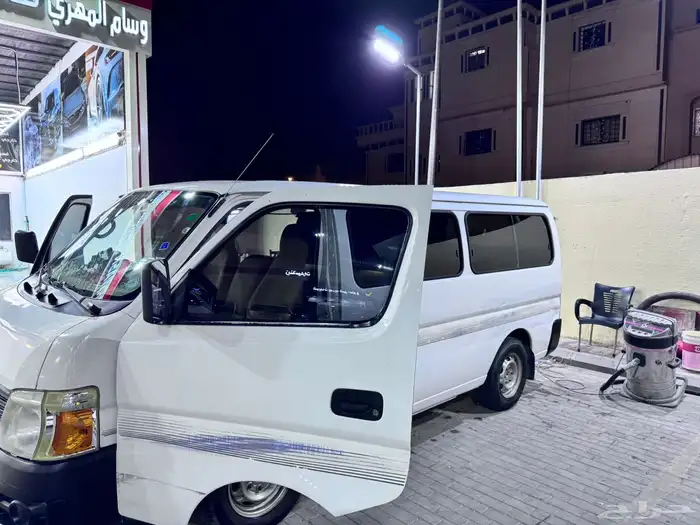باص نيسان ديزل 2012 للبيع 5