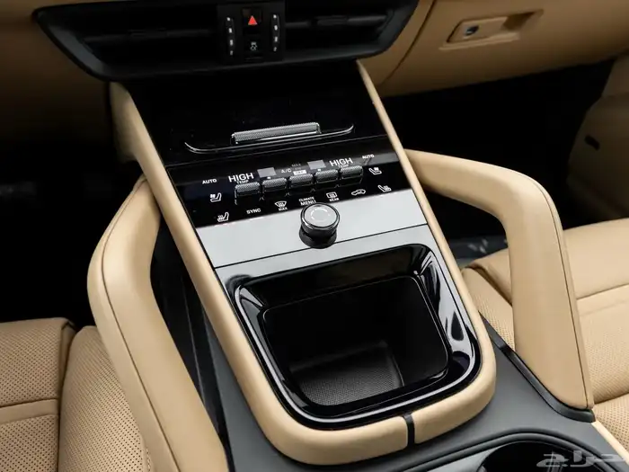 2024 Porsche Cayenne Coupe - almost new 6