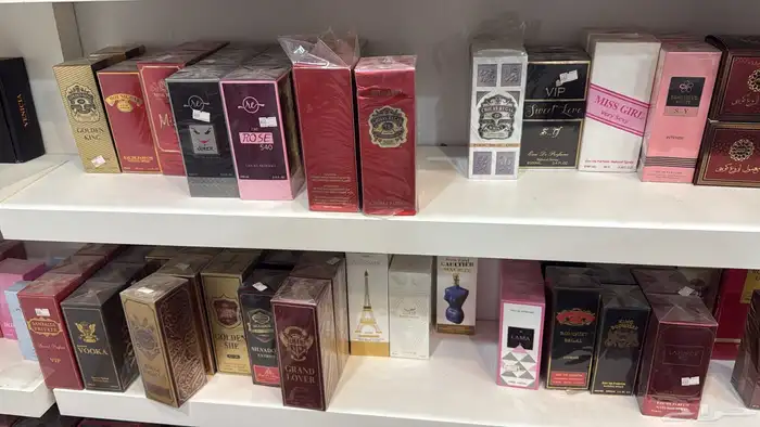 للبيع بضاعة عطور 8