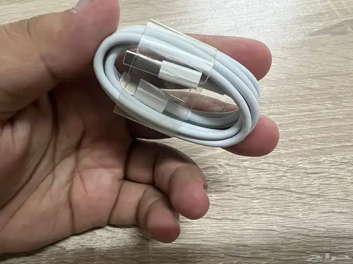 شاحن ايفون اصلي 3