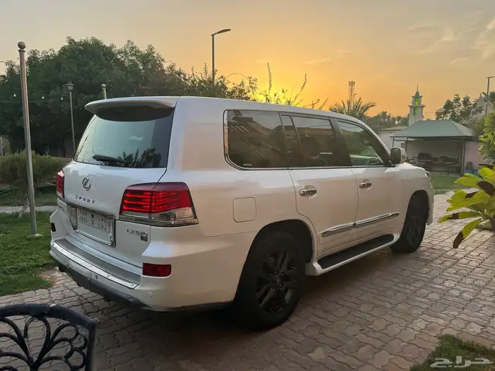جيب لكسز 570 LX DD 2012 فل كامل ممشى 364 ألف 3
