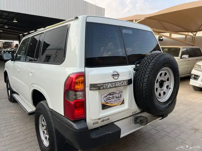 باترول 2009 بنزين ممشى 86.000 فقط لدى قمة الاطلال 9