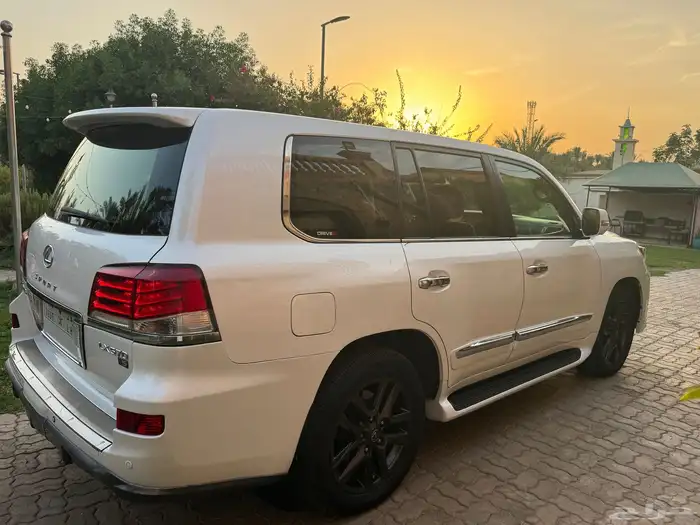 جيب لكسز 570 LX DD 2012 فل كامل ممشى 364 ألف 6