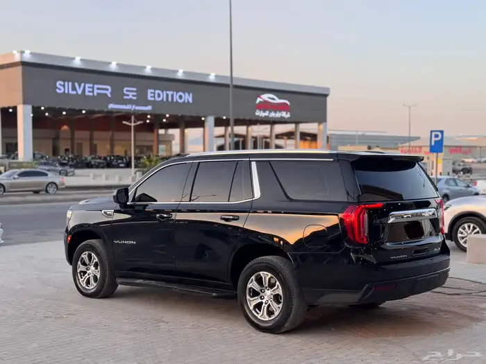 GMC YUKON 2023 Black 11