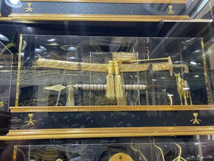 هدايا رجالية بشت سيف درع تخرج ترقية تقاعد زواج 27