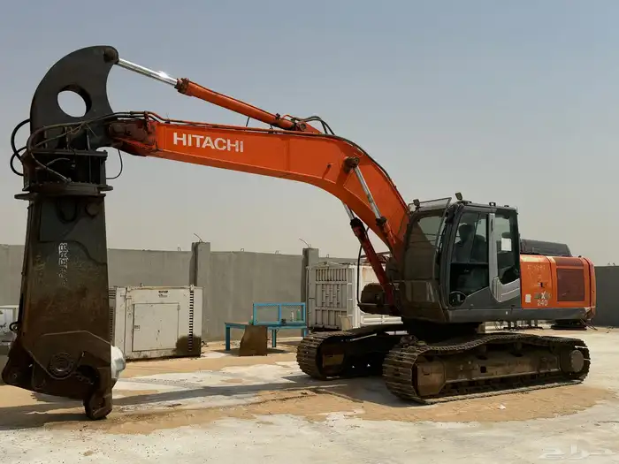 بوكلين هيتاشي مع مقص حديد 4