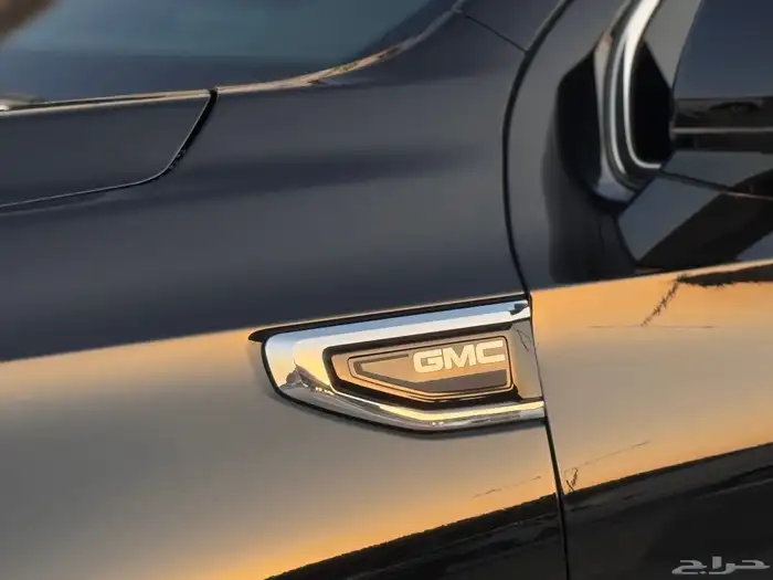 GMC YUKON 2023 Black 4