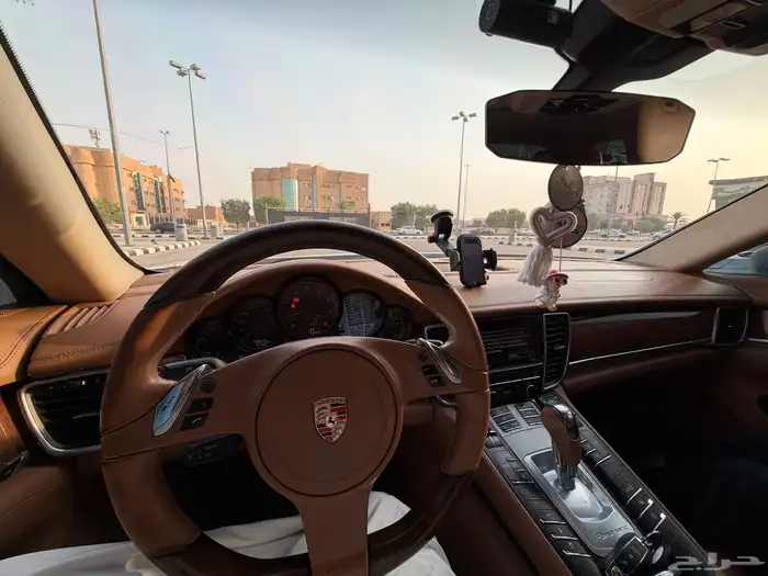 بورش باناميرا 9