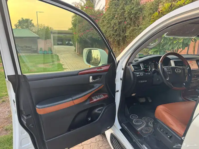 جيب لكسز 570 LX DD 2012 فل كامل ممشى 364 ألف 15