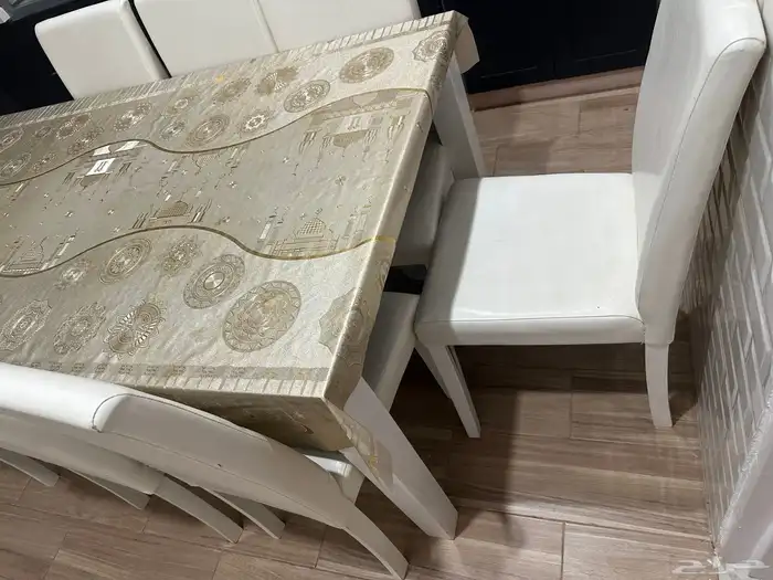 طاولة طعام 0