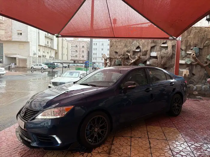 للبيع لكزس es350 ازرق نظيفه 4