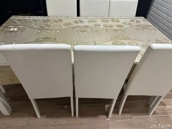 طاولة طعام 1