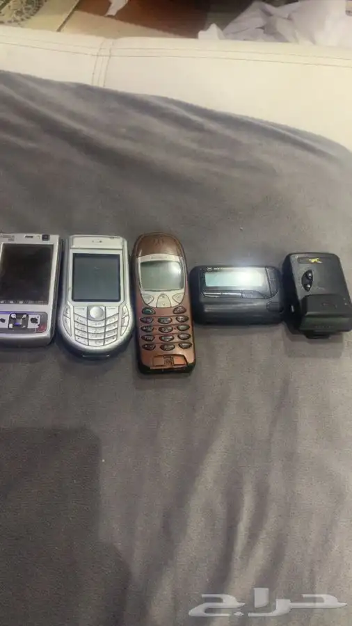 اثنين جوال واثنين بيجر قديمه 2