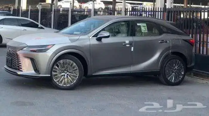 تتوفر جميع فئات لكزس RX اصفار لمبيعات دفعتين بدون ارباح 18
