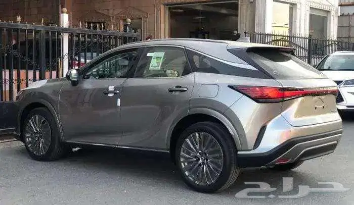 تتوفر جميع فئات لكزس RX اصفار لمبيعات دفعتين بدون ارباح 13