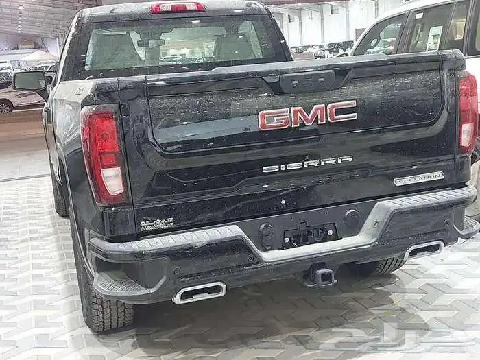 جمس سييرا 2025 اليفيشن أسود 10