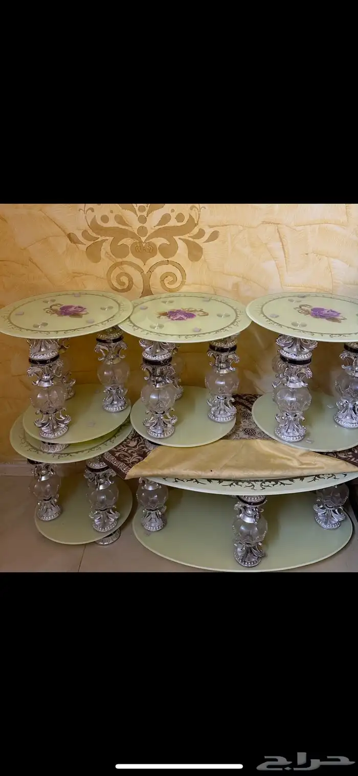 طقم طاولات مع دولاب 1