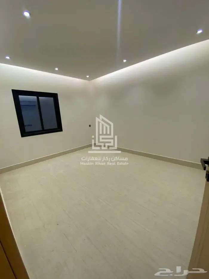 فرصة سكنية وإستثمارية دبلكس مجدد ثلاث وحدات - الروابي 11