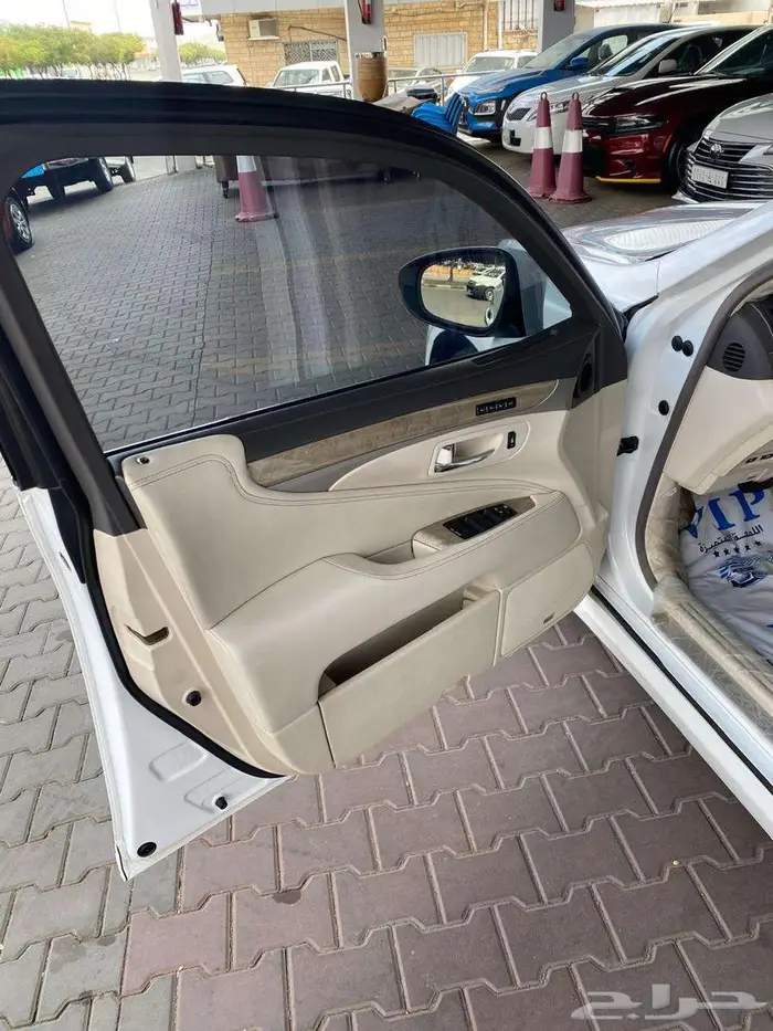 لكزس LS 460 2015 سعودي 4