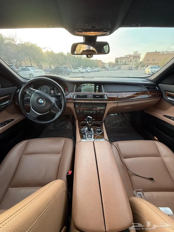 Bmw شبه جديد وممشى قليل 6