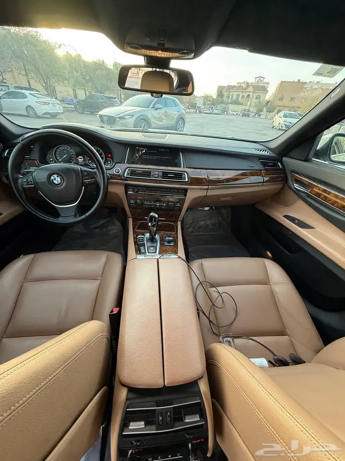 Bmw شبه جديد وممشى قليل 8