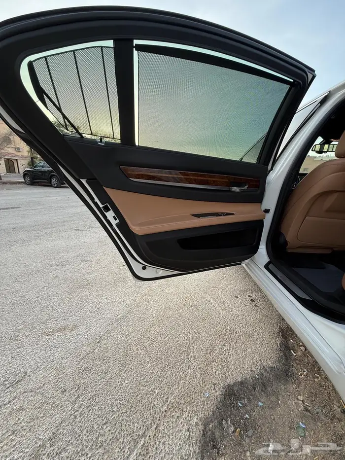 Bmw شبه جديد وممشى قليل 18