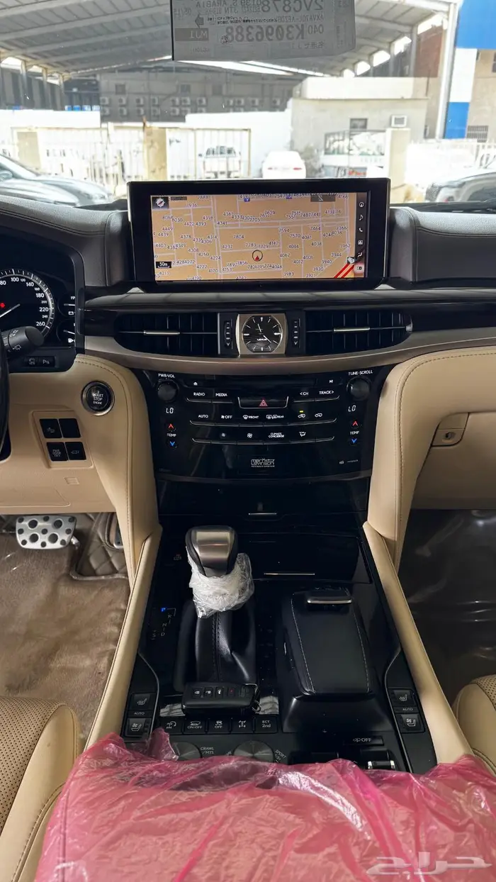 لكزس LX570 موديل 2020 7