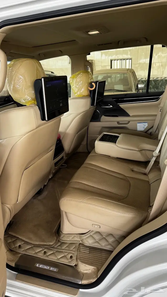 لكزس LX570 موديل 2020 8