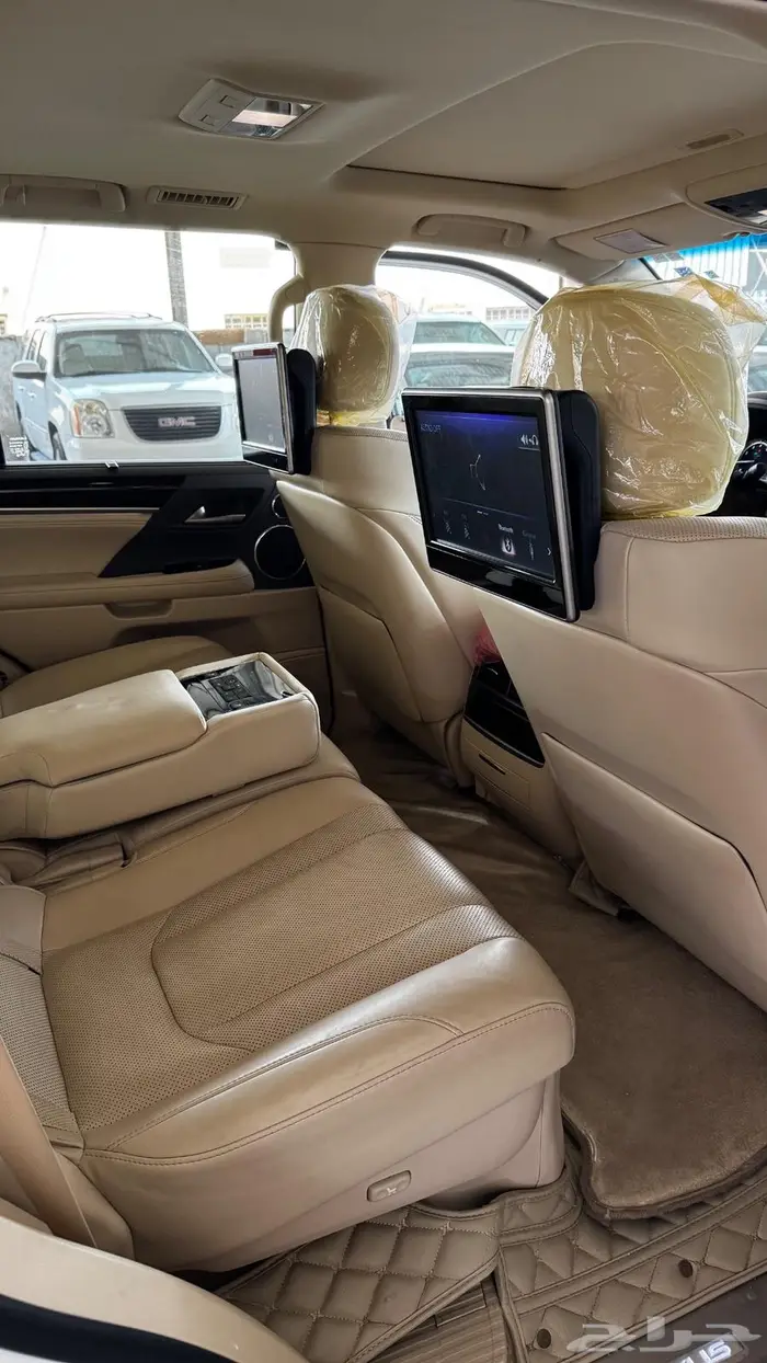 لكزس LX570 موديل 2020 11