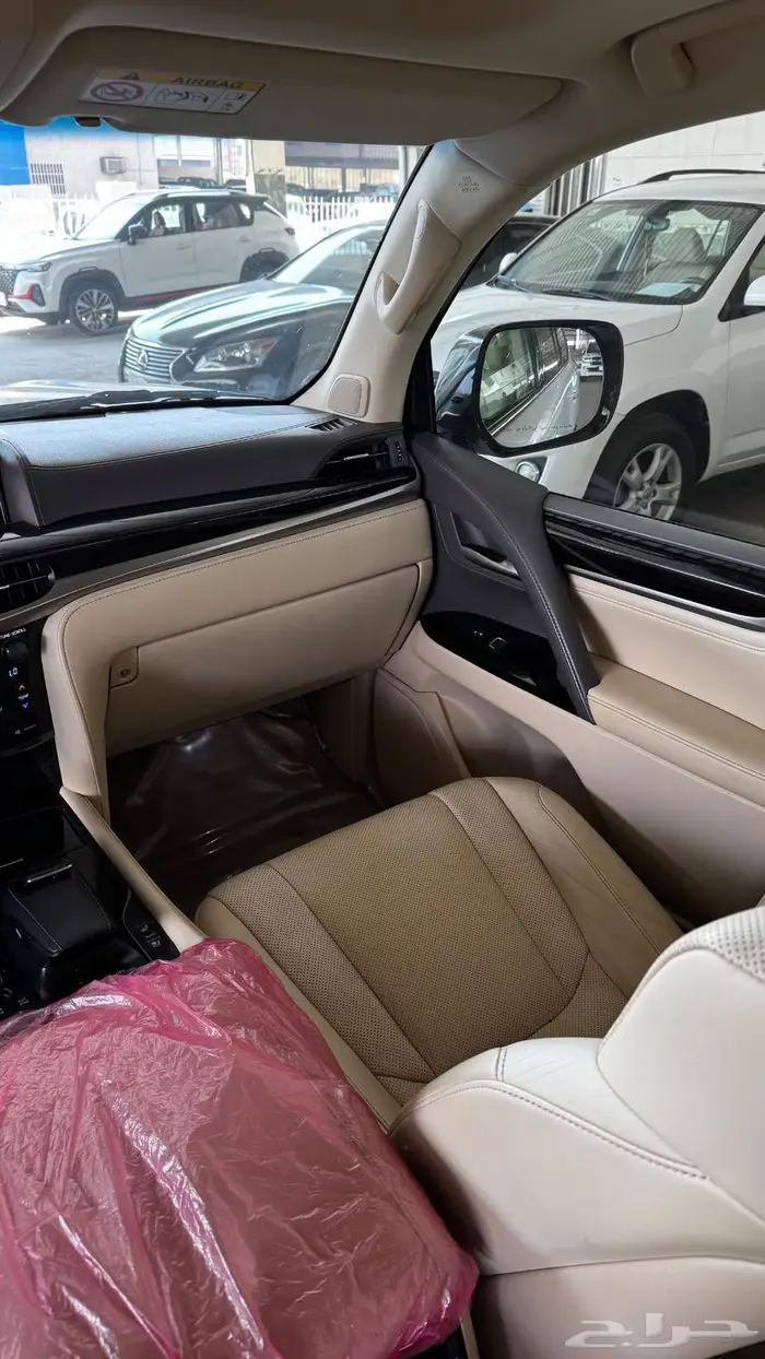 لكزس LX570 موديل 2020 10