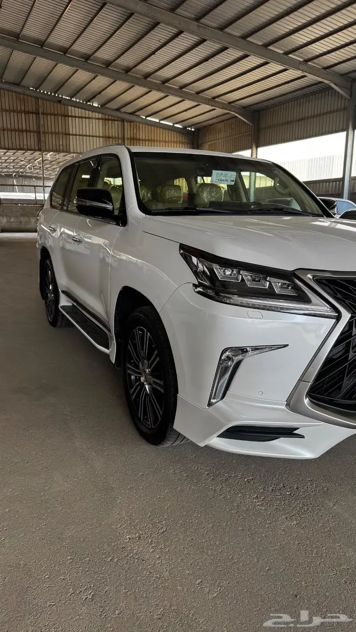 لكزس LX570 موديل 2020 2