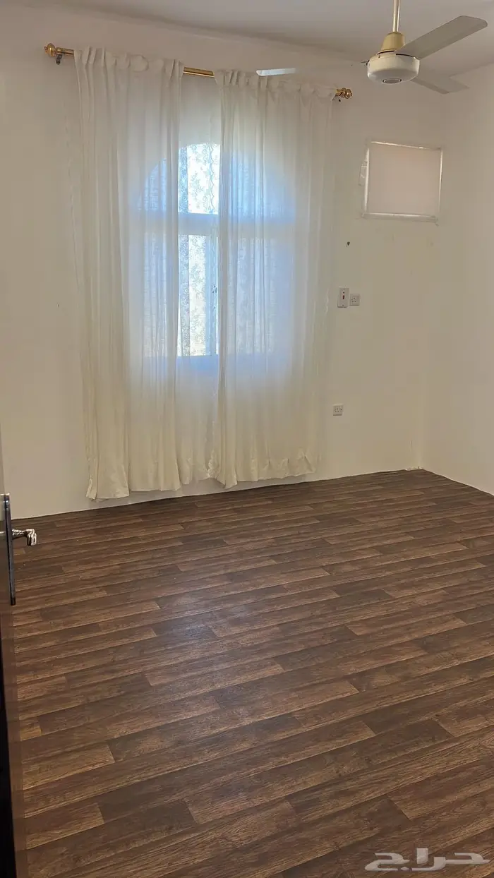 احد رفيدة بجانب ب 3 بنات 9