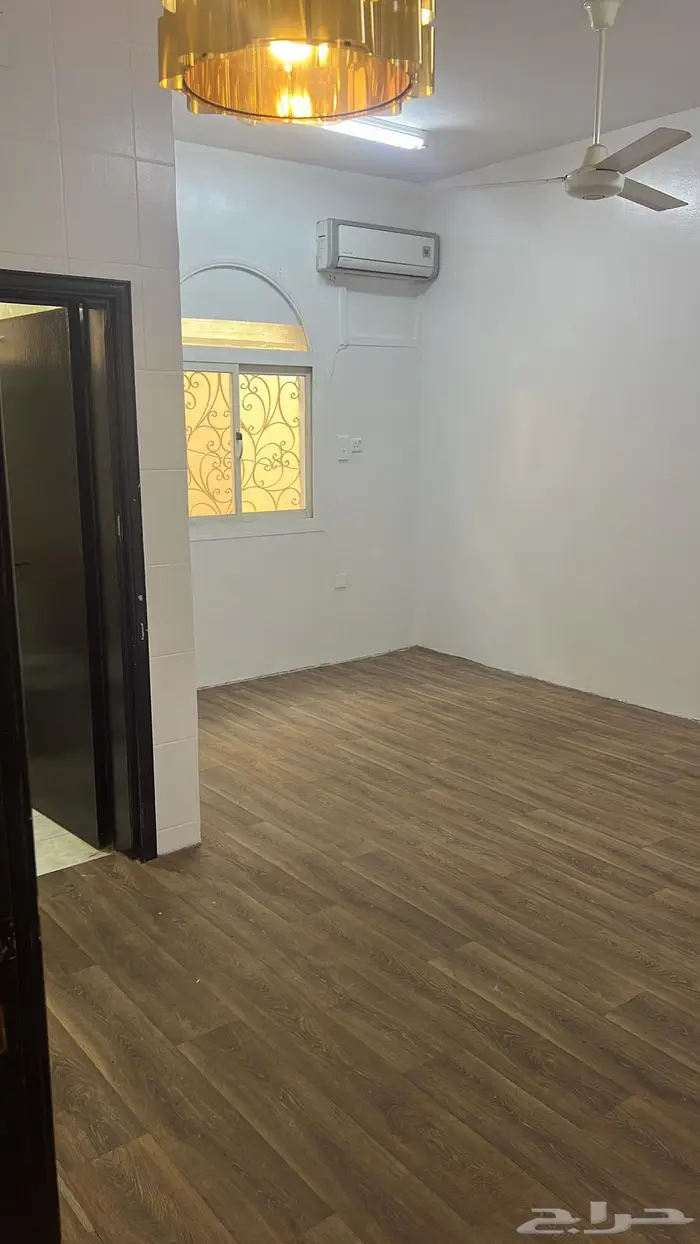 احد رفيدة بجانب ب 3 بنات 6