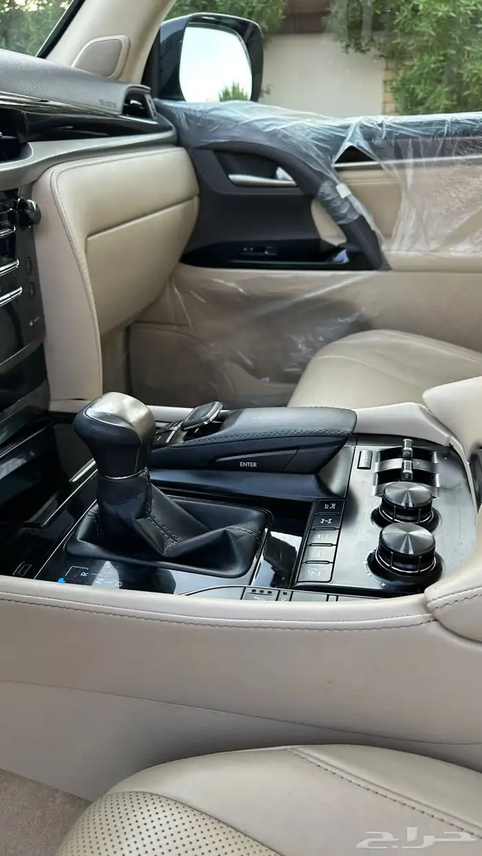 جيب لكزس LX موديل 2019 بحالة الوكالة 24