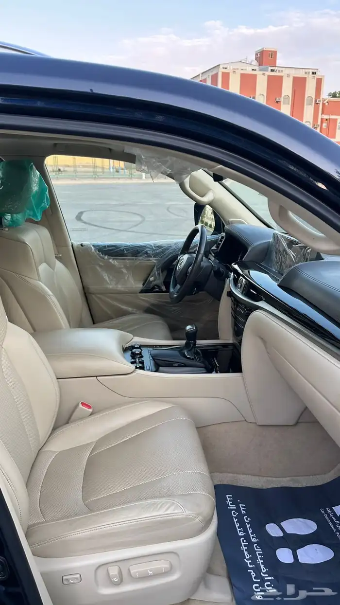 جيب لكزس LX موديل 2019 بحالة الوكالة 32