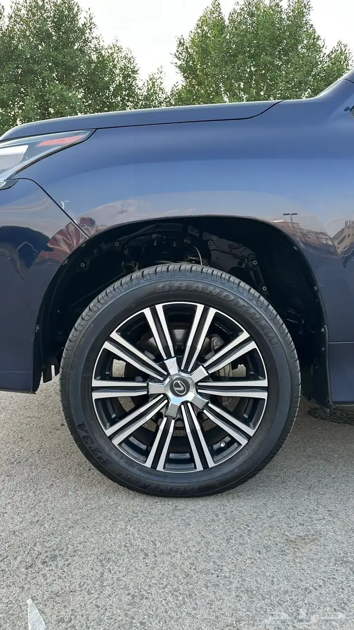 جيب لكزس LX موديل 2019 بحالة الوكالة 1