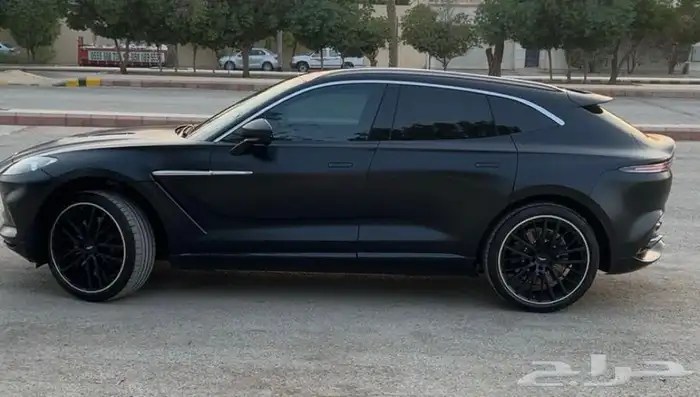 استون مارتن 2022 دي بي اكس 550 DBX 5