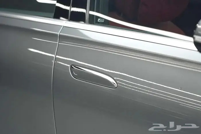 مرسيدس S 500 موديل 2025 أصفار خليجي رمادي فاتح أحمر 19