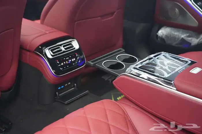مرسيدس S 500 موديل 2025 أصفار خليجي رمادي فاتح أحمر 13
