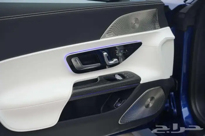 مرسيدس GT 43 AMG موديل 2025 أصفار خليجي أزرق أبيض كريستال 15